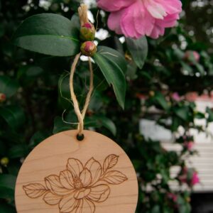 SOUTHERN MAGNOLIA ORNAMENT